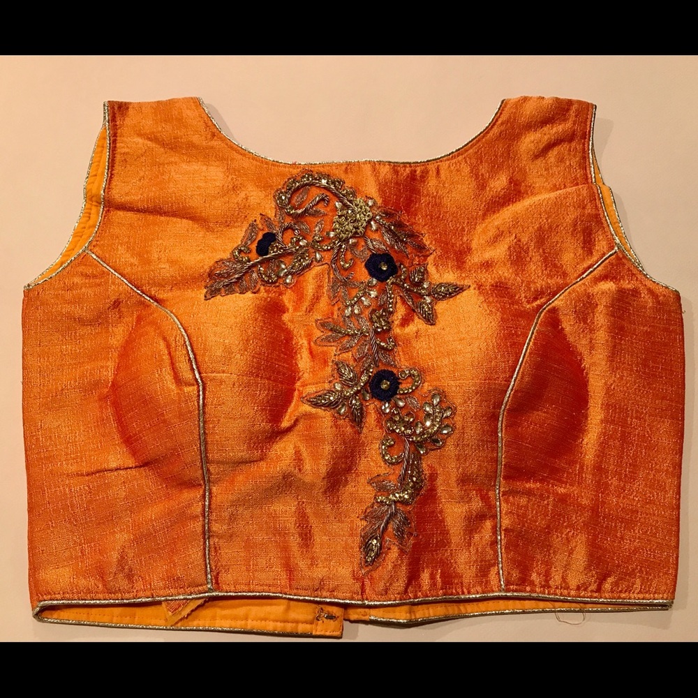 Artsilk embroidery blouse